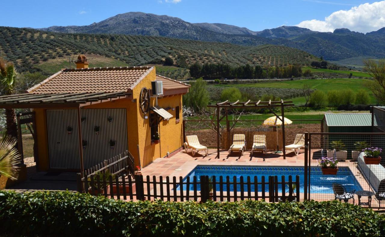Cortijo Petra Bed & Breakfast Villanueva del Rosario Exterior photo