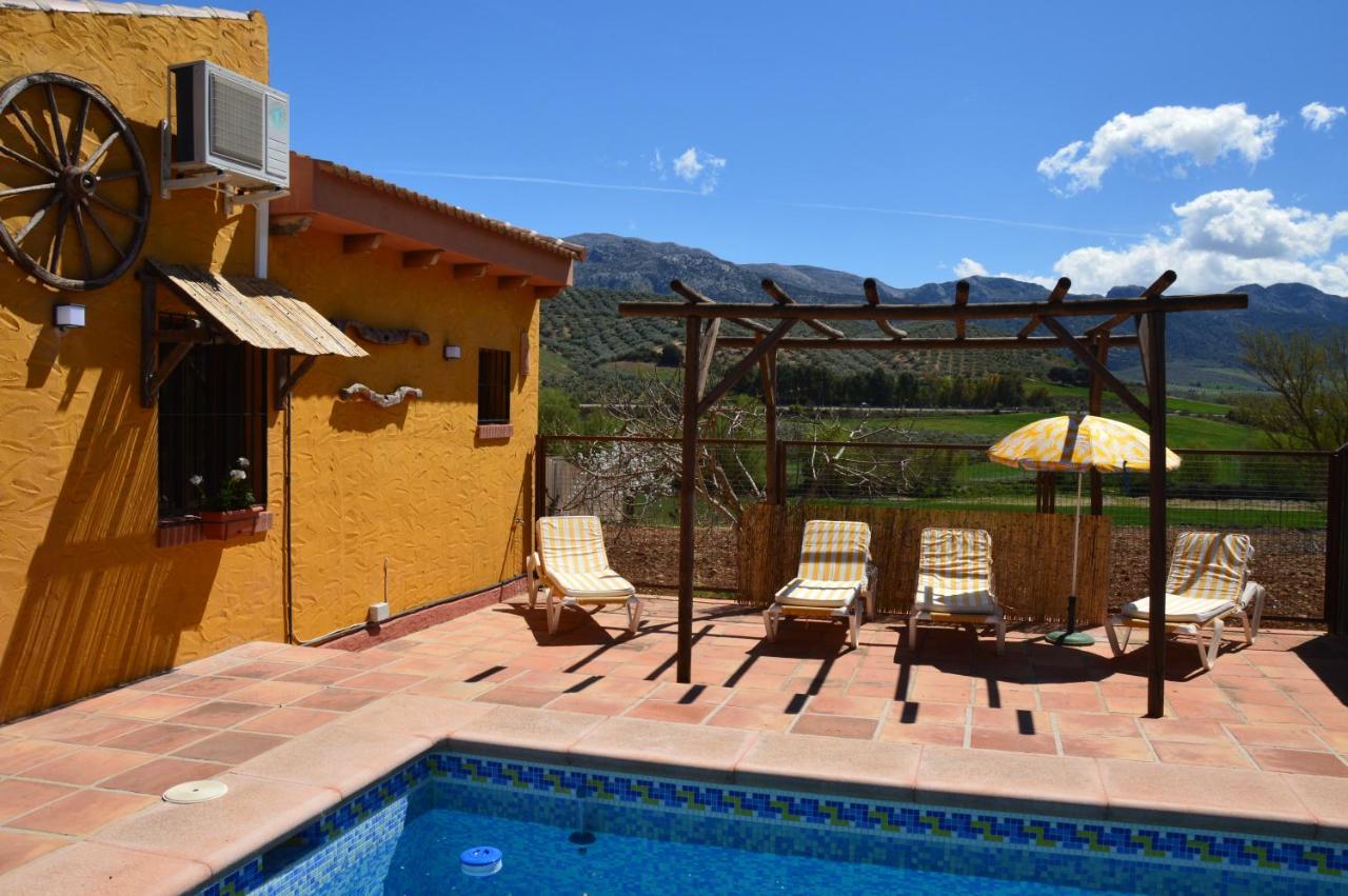 Cortijo Petra Bed & Breakfast Villanueva del Rosario Exterior photo