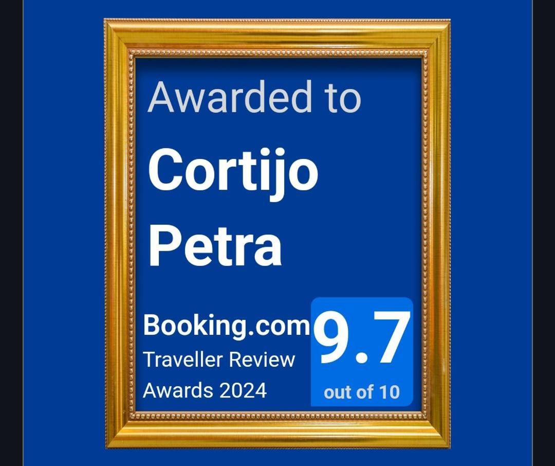 Cortijo Petra Bed & Breakfast Villanueva del Rosario Exterior photo